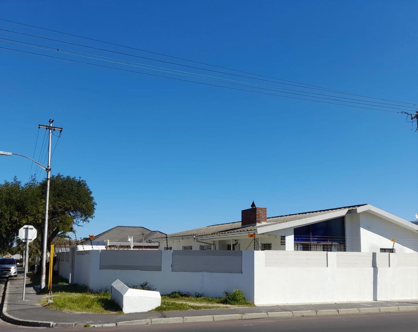 7 Bedroom House for Sale - Western Cape