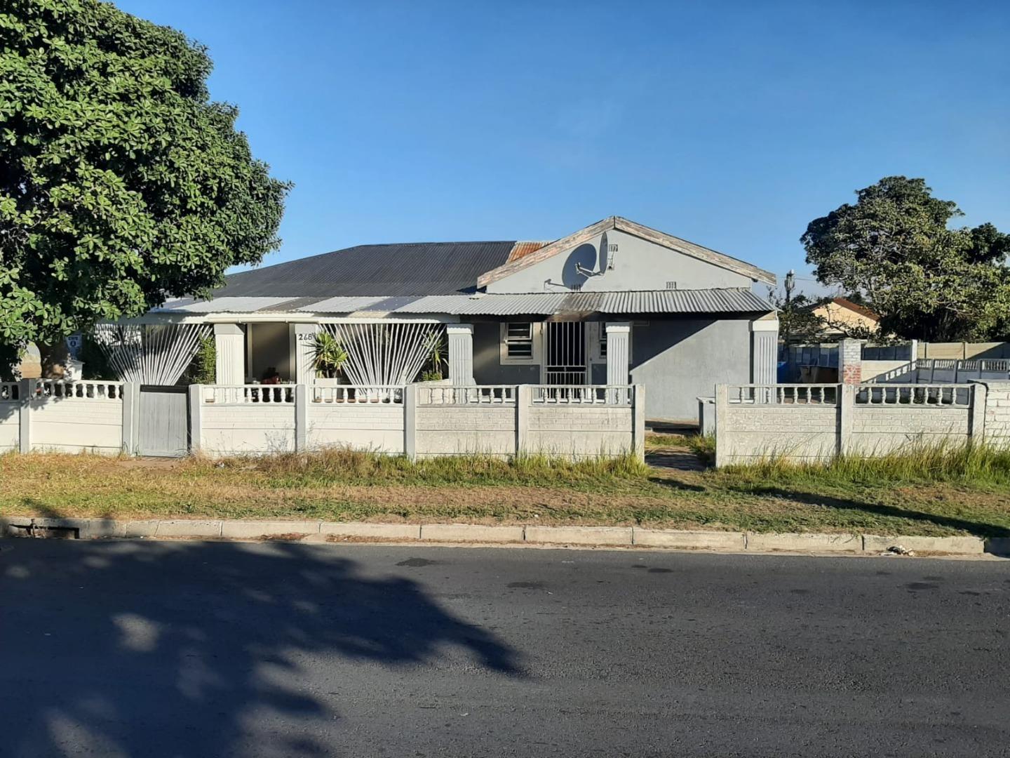 7 Bedroom House for Sale - Western Cape
