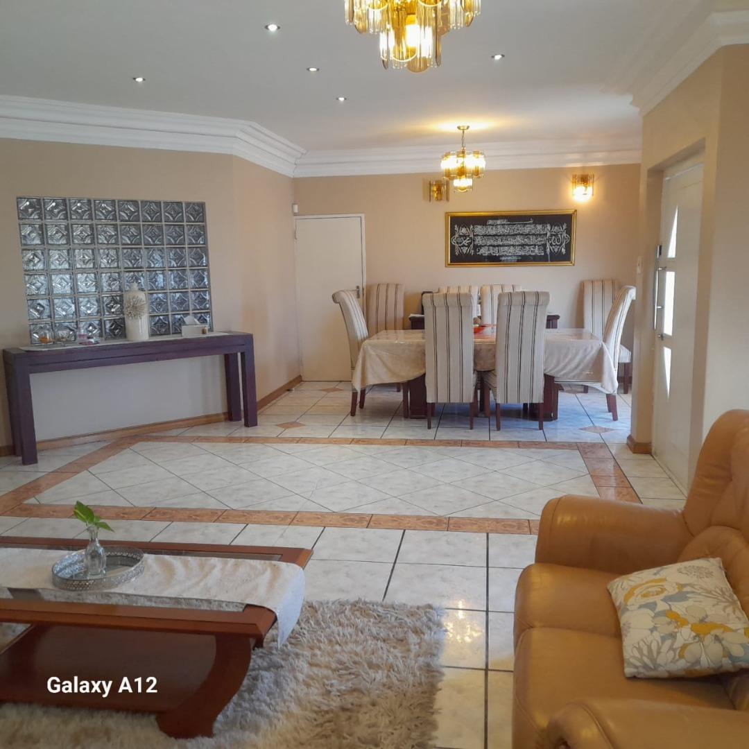 5 Bedroom House for Sale - Western Cape