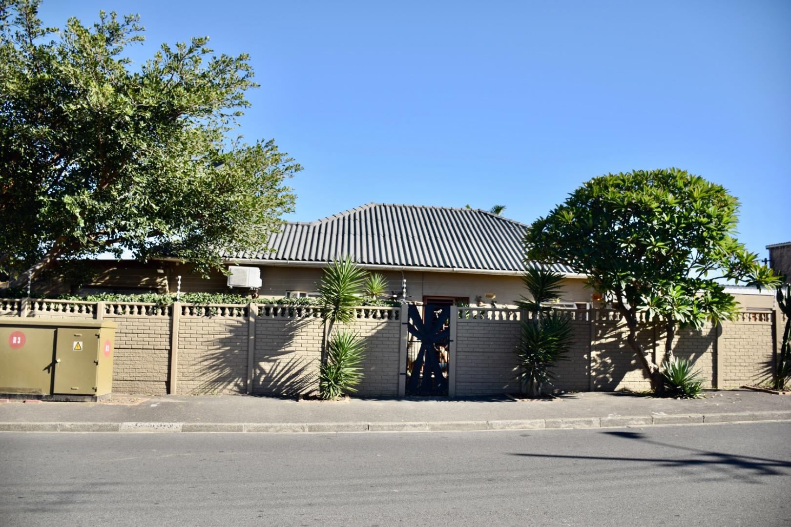 5 Bedroom House for Sale - Western Cape